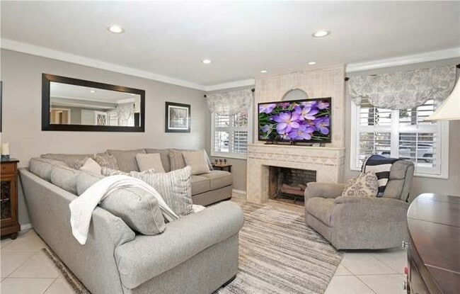 Photo - 223 N Kendor Dr House