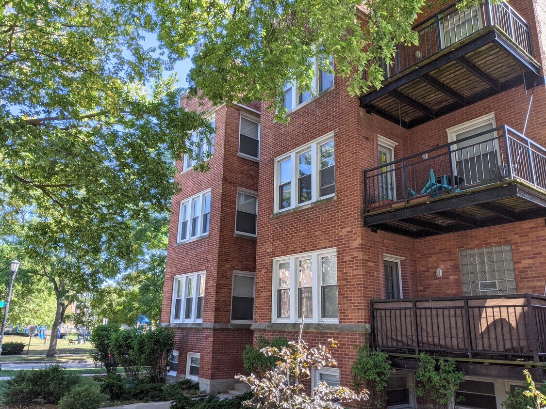 Foto principal - 142 Elmwood Ave