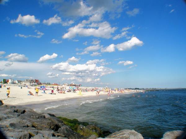 Private Resident's Beach - 25 Garden City Ave
