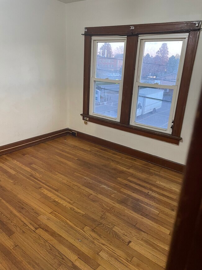 dormitorio trasero - 369 Front St