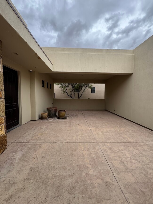 Building Photo - 1761 W Red Cloud Cir