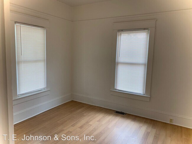 Foto del edificio - 5 br, 2 bath House - 323 E. 16th St