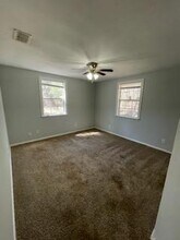 Building Photo - 2049 Willow Oak Rd