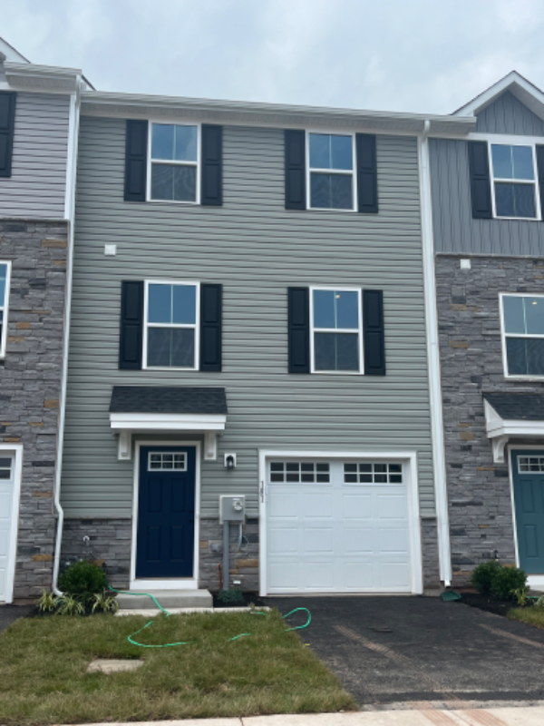 Primary Photo - 181 Van Fleet Cir