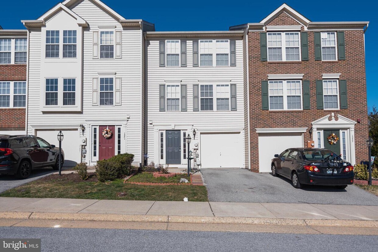 1253 Mare St, Ranson, WV 25438 Townhome Rentals in Ranson WV