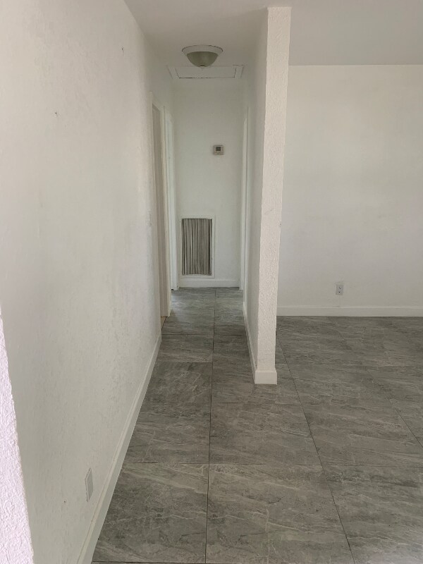 Foto del edificio - 151 W 11th St