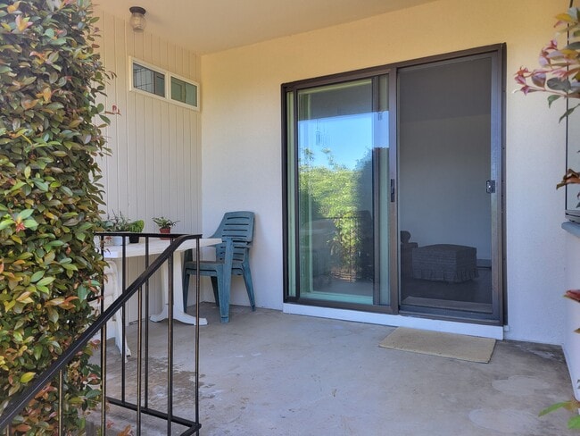 Building Photo - 921 Tarento Dr