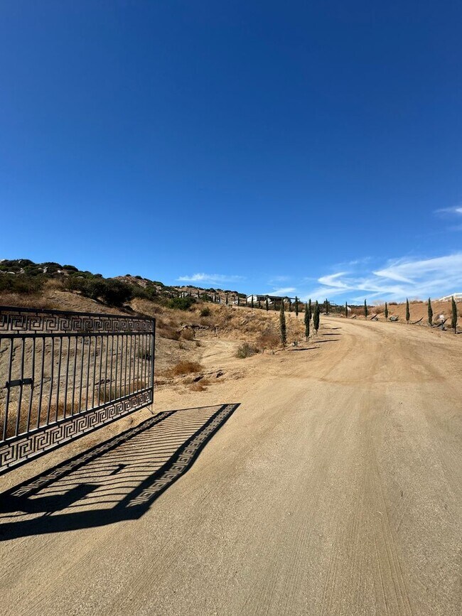 Foto del edificio - Ranch Style Home Here In the Heart of Perris