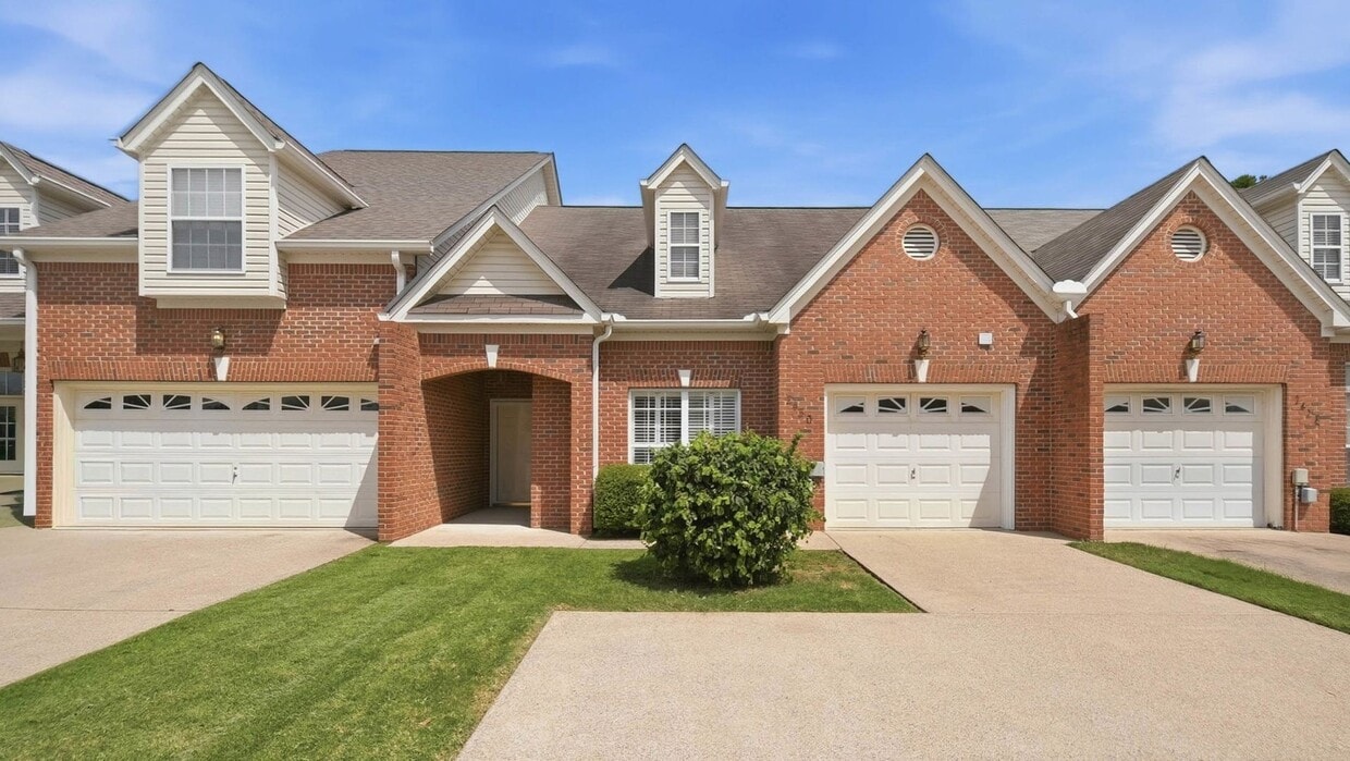 2 bedroom East Brainerd Townhome - 2 bedroom East Brainerd Townhome
