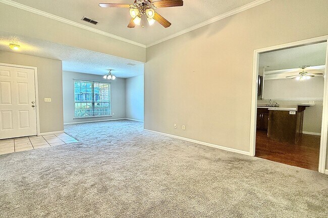 Building Photo - 1130 Montclair Dr