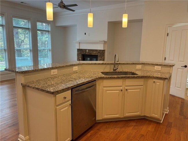 Building Photo - 10424 Park Walk Point