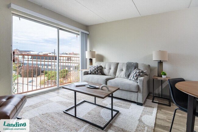 Building Photo - 1362 Passenger St