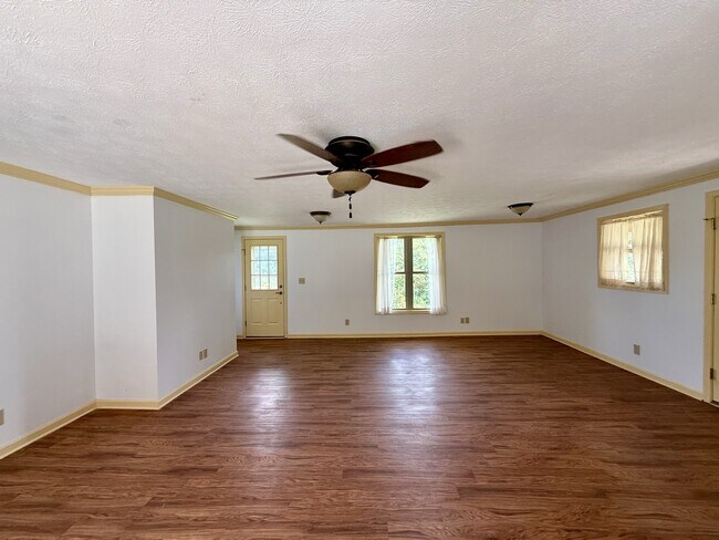 Foto del edificio - 130 Cornerstone Ln