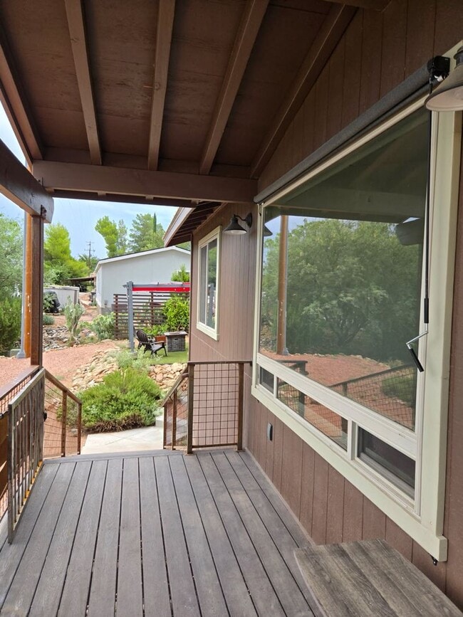 Building Photo - 2 Bed 1 Bath In Rimrock Contact Property P...