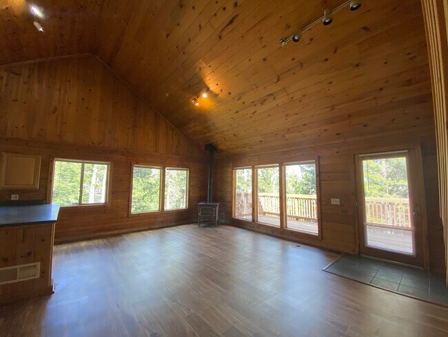 Foto del edificio - 110 Hillside Rd