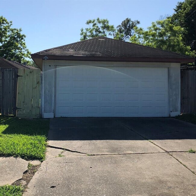 4802 Glenridge Ln, Houston, TX 77053 House Rental in Houston, TX