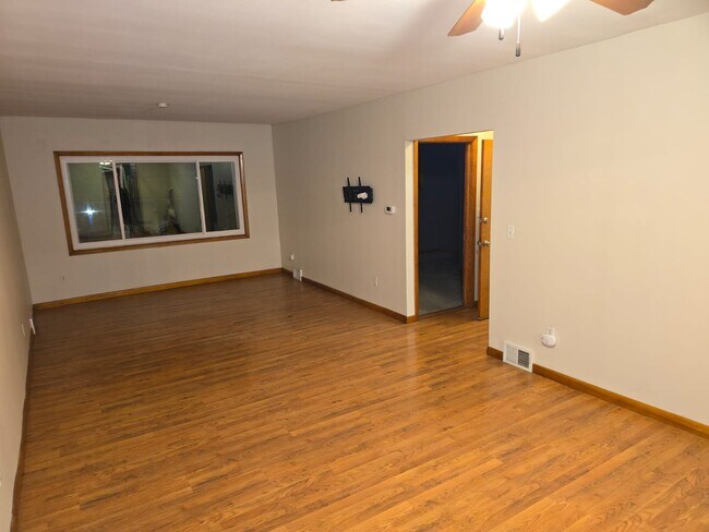 Foto del edificio - 489 Plymouth Ave