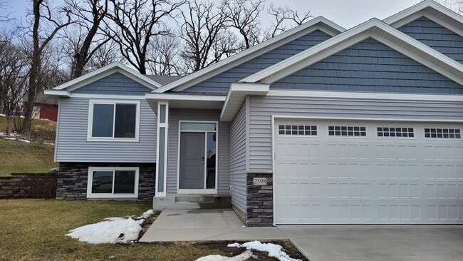 Front View - 2398 Tee Time Rd SE