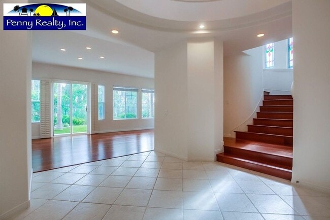 Building Photo - Stunning 4 Bedroom 3.5 Bath Home in the Co...