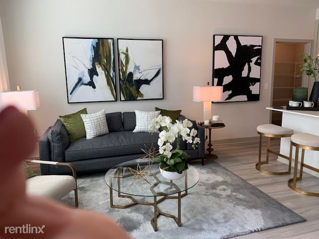 Foto del edificio - 2 br, 2 bath  - 3710 Maguire Blvd
