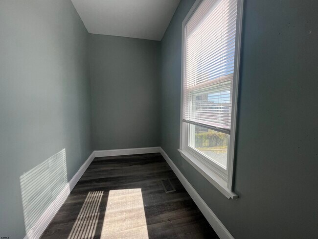 Foto del edificio - 320 Madison Ave