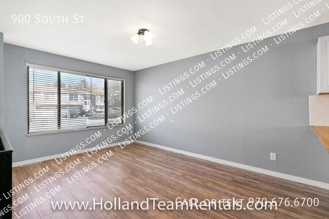 Building Photo - 900 South St