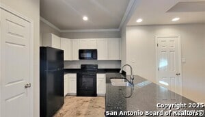 Building Photo - 8331 Breezy Cv