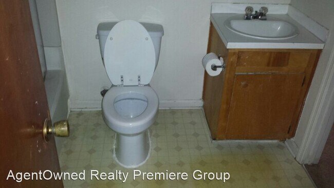 Building Photo - 2 br, 2 bath House - 152  B Dorchester Manor