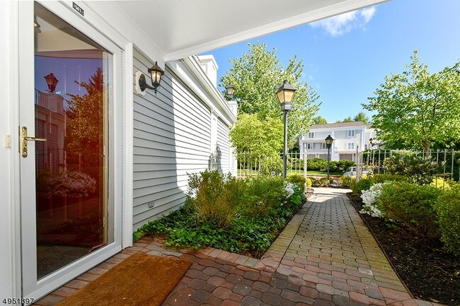 Building Photo - 141 Terrace Dr