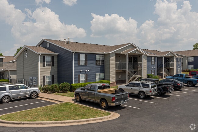 Exterior - 412 Crossing