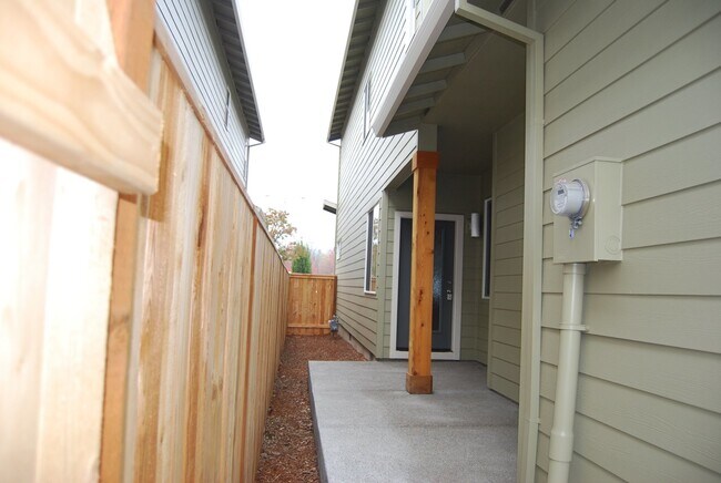 Foto del edificio - 3 Bedroom 2.5 Bath Newberg