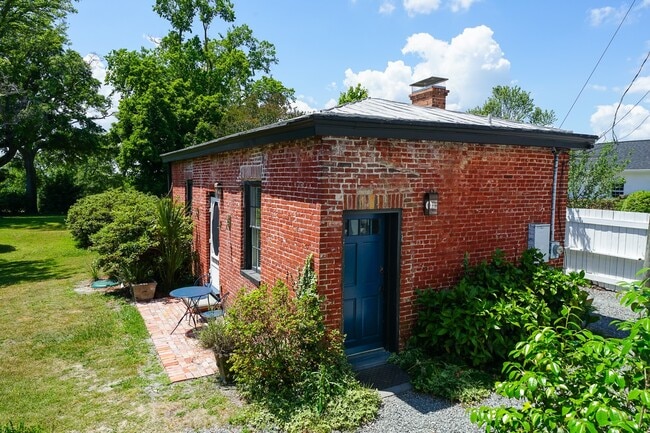 Photo - 416 S Front St House