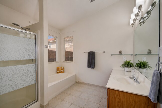 Foto del edificio - 4436 Snow Heights Cir SE