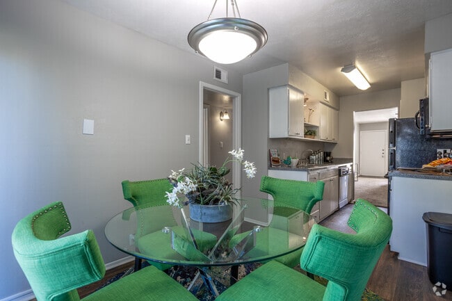 B1 - Dining Area - Lockwood Heights