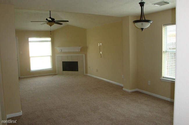 Building Photo - 3 br, 2 bath House - 409