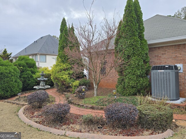 Foto del edificio - 65 Wyngate Dr