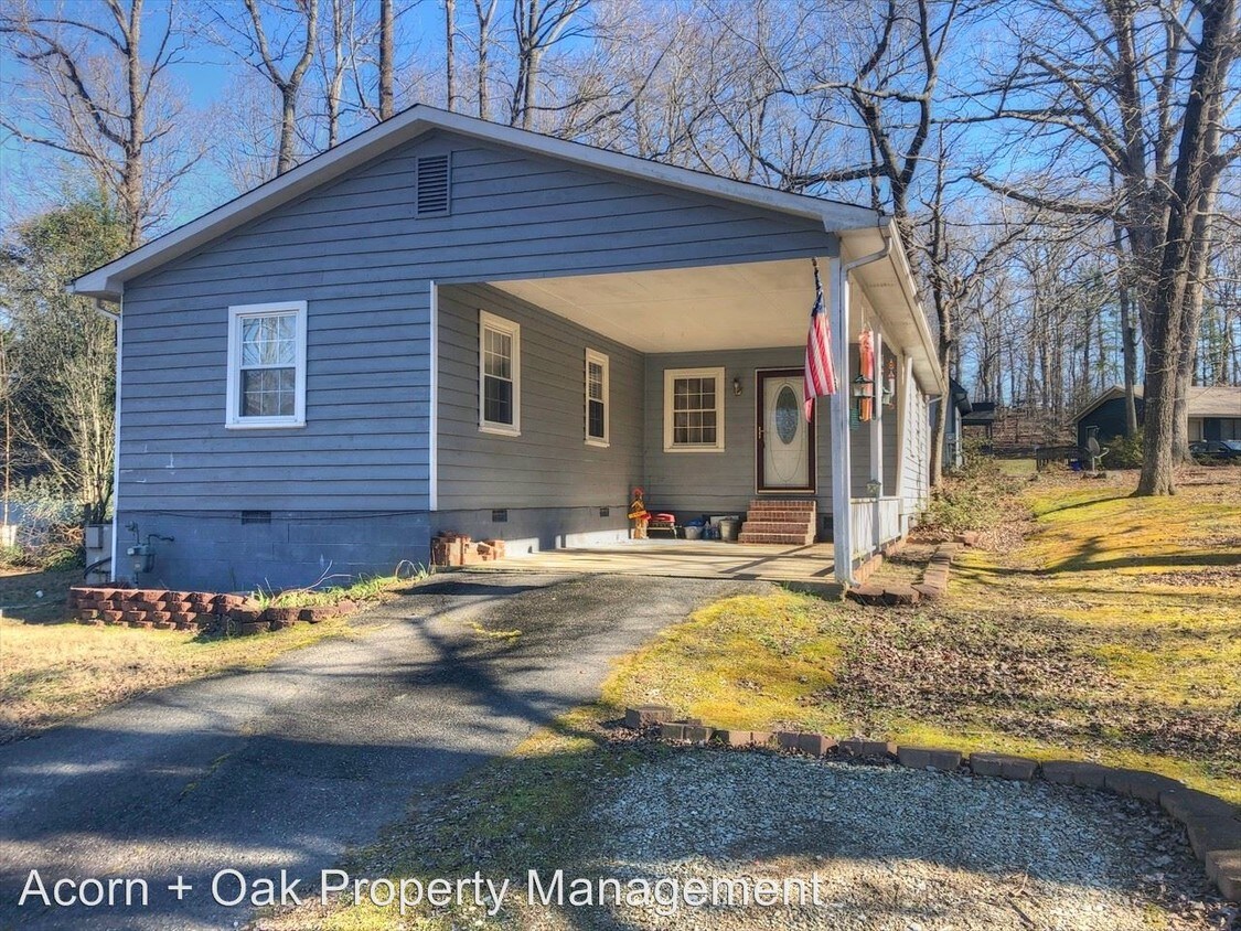 Primary Photo - 2 br, 1.5 bath House - 2604 Wade Hampton Rd