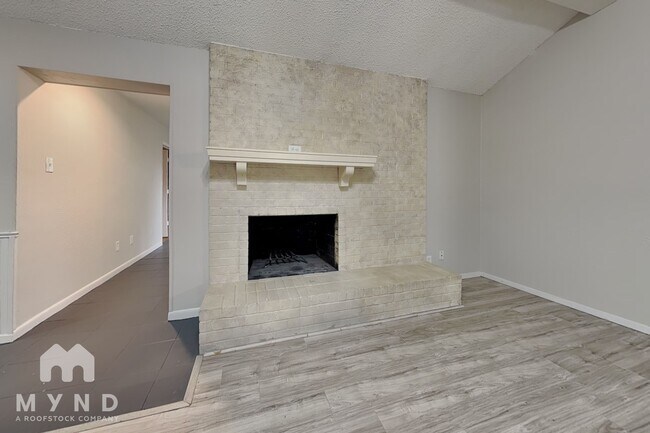 Foto del edificio - 408 Park Center Blvd