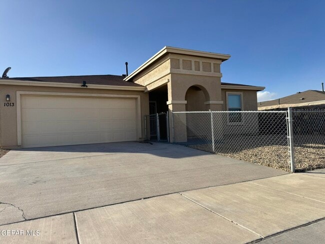 Building Photo - 1013 Villa Seca Dr