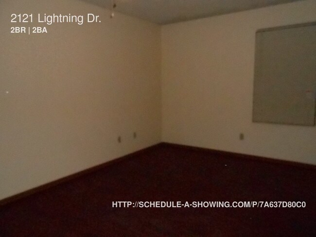 Foto del edificio - 2121 Lightning Dr.