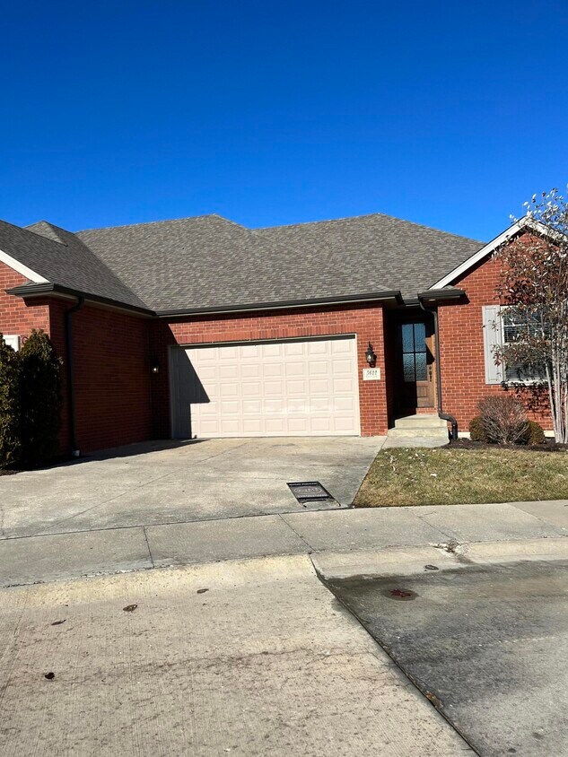Foto principal - 5611 Bower Ln