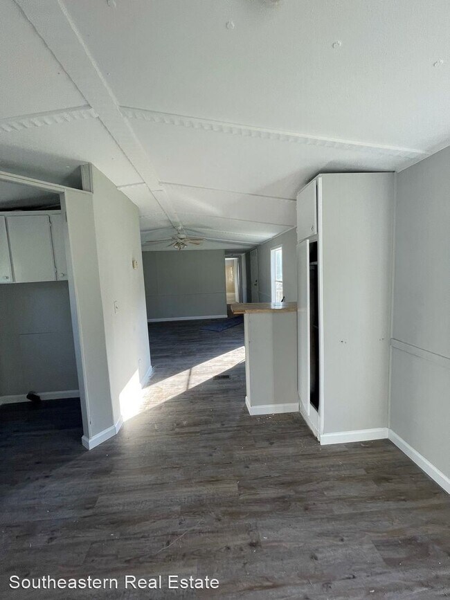 Building Photo - 3 br, 2 bath House - 50 Lori Lane