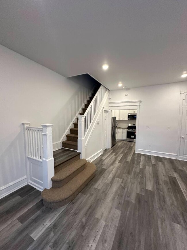 Foto del edificio - 2449 N 33rd St