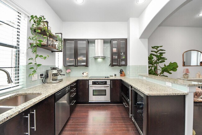 Foto del edificio - 2110 Shearn St