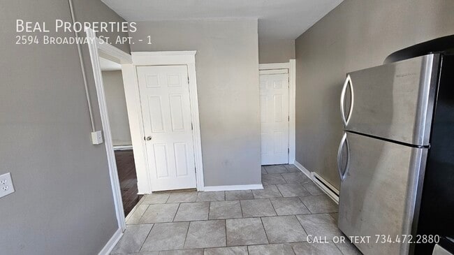 Building Photo - 2594 Broadway St