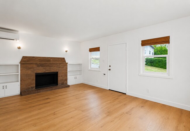 Foto del edificio - 3214 Shasta Cir S