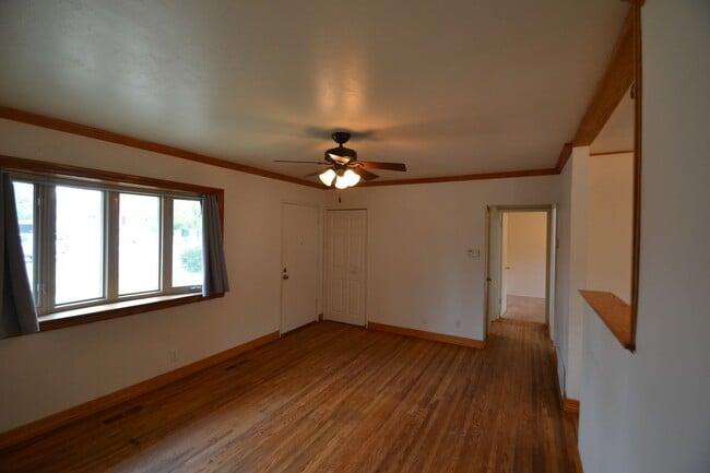 Building Photo - 613 Erie Rd