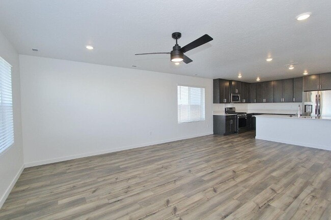 Building Photo - Immaculate Single-Level Home