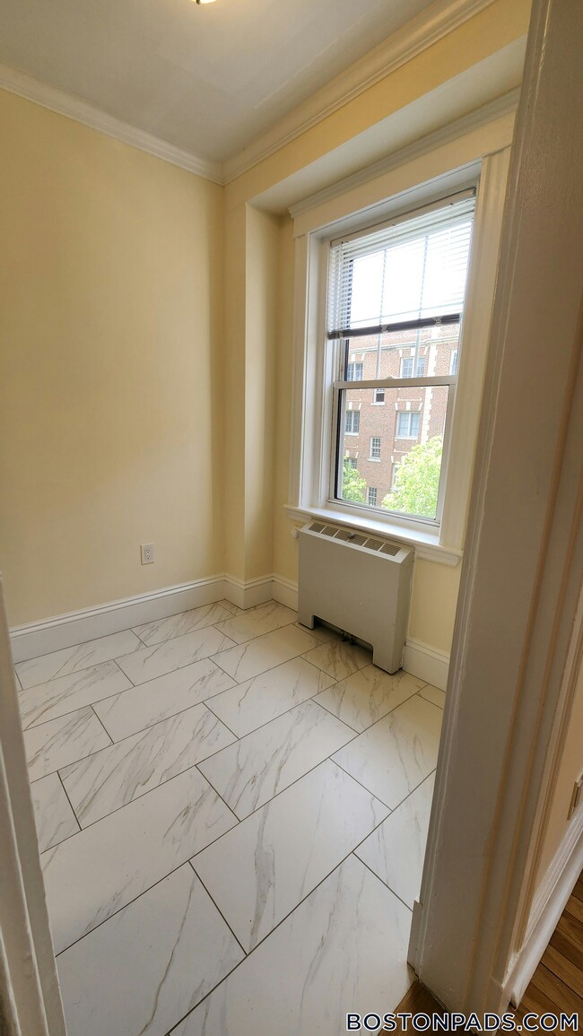 Building Photo - 18 Chauncy St
