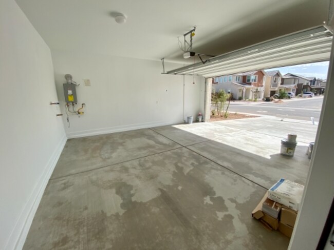 Building Photo - 648 W Springfield Pl